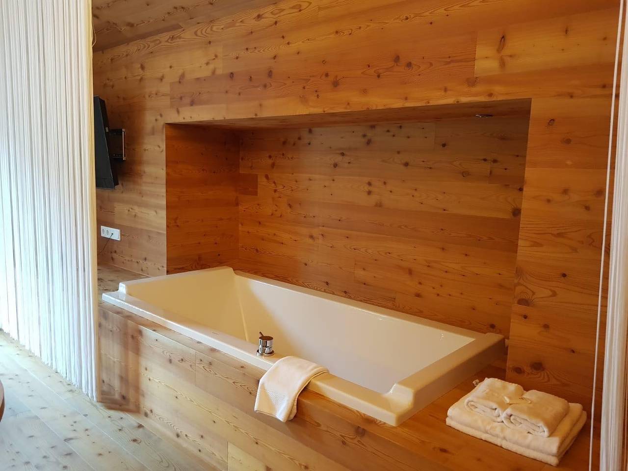 Hotelapp. Kino Dachterasse R8 Hp in Matrei in Osttirol, Bezirk Lienz
