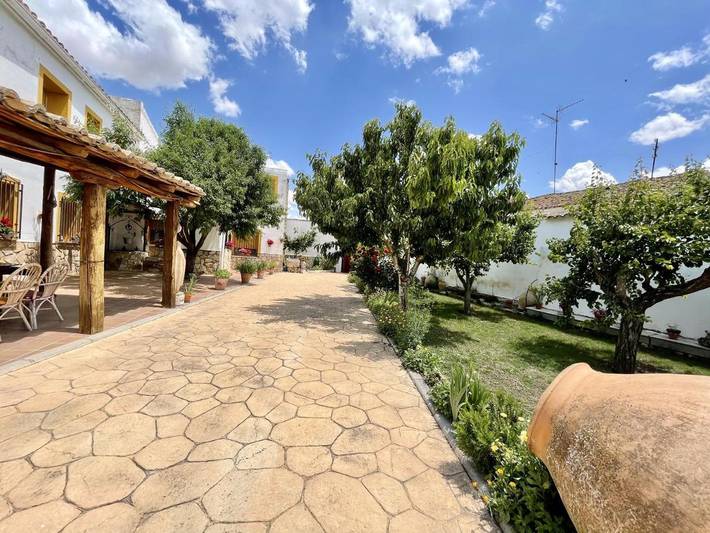 Casa de vacaciones para 18 personas, con piscina y jardín, Se admiten mascotas en Provincia de Cuenca - 2