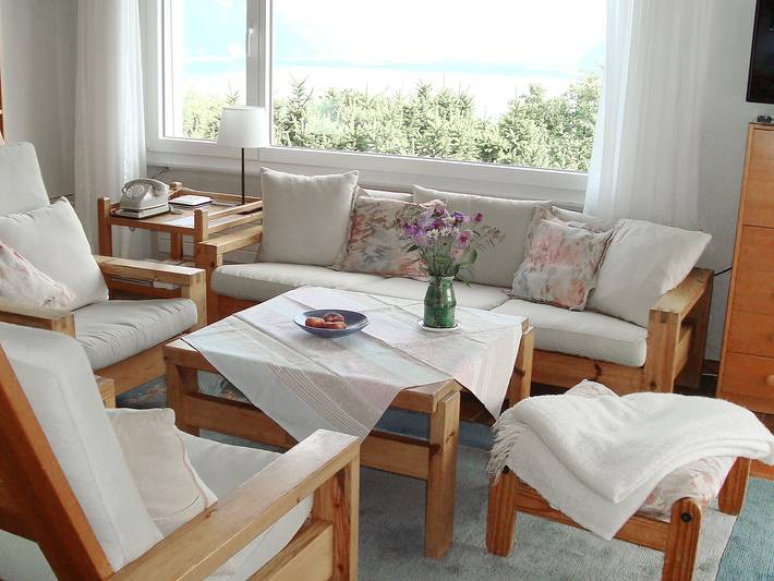 Location de vacances pour 5 personnes, avec terrasse et vue sur le lac ainsi que vue et jardin dans Lac Léman - 2