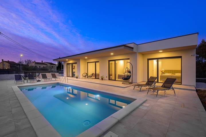 Villa pour 6 personnes, avec piscine ainsi que terrasse et jardin, animaux acceptés à Kanfanar - 4