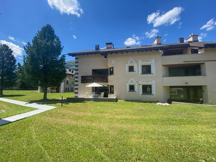 Ferienwohnung für 4 Personen, mit Terrasse und Garten in La Punt-Chamues-ch