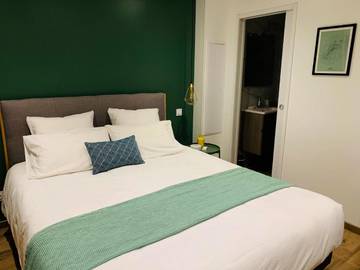 Chambre d’hôte pour 2 personnes, avec jardin ainsi que vue et piscine dans Hautes-Alpe