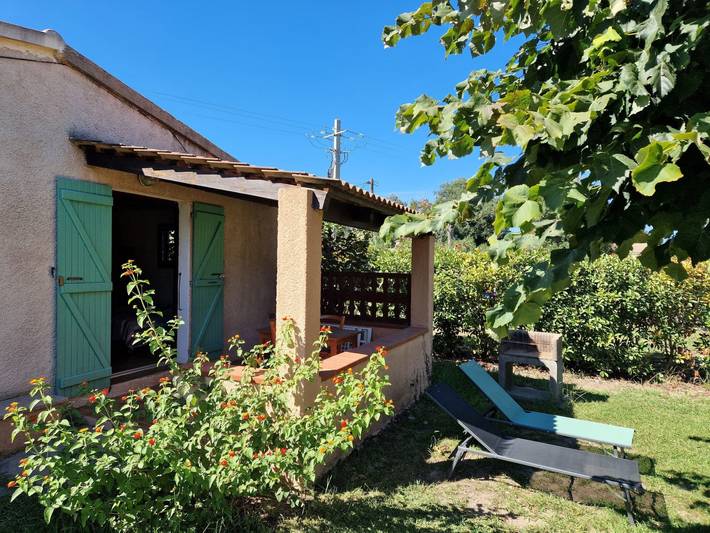 Appartement de vacances pour 2 personnes, avec terrasse et jardin, animaux acceptés en Corse