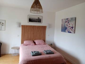 Gîte pour 4 personnes, avec piscine et jardin dans Hiersac