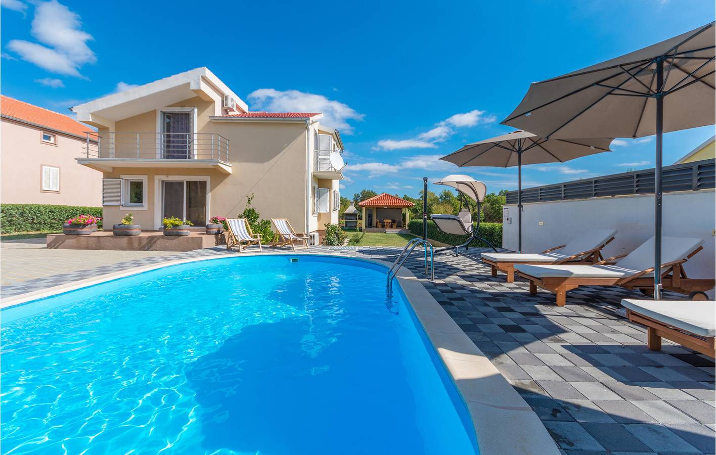 Ferienhaus für 8 Personen mit Terrasse in Pristeg, Grad Benkovac