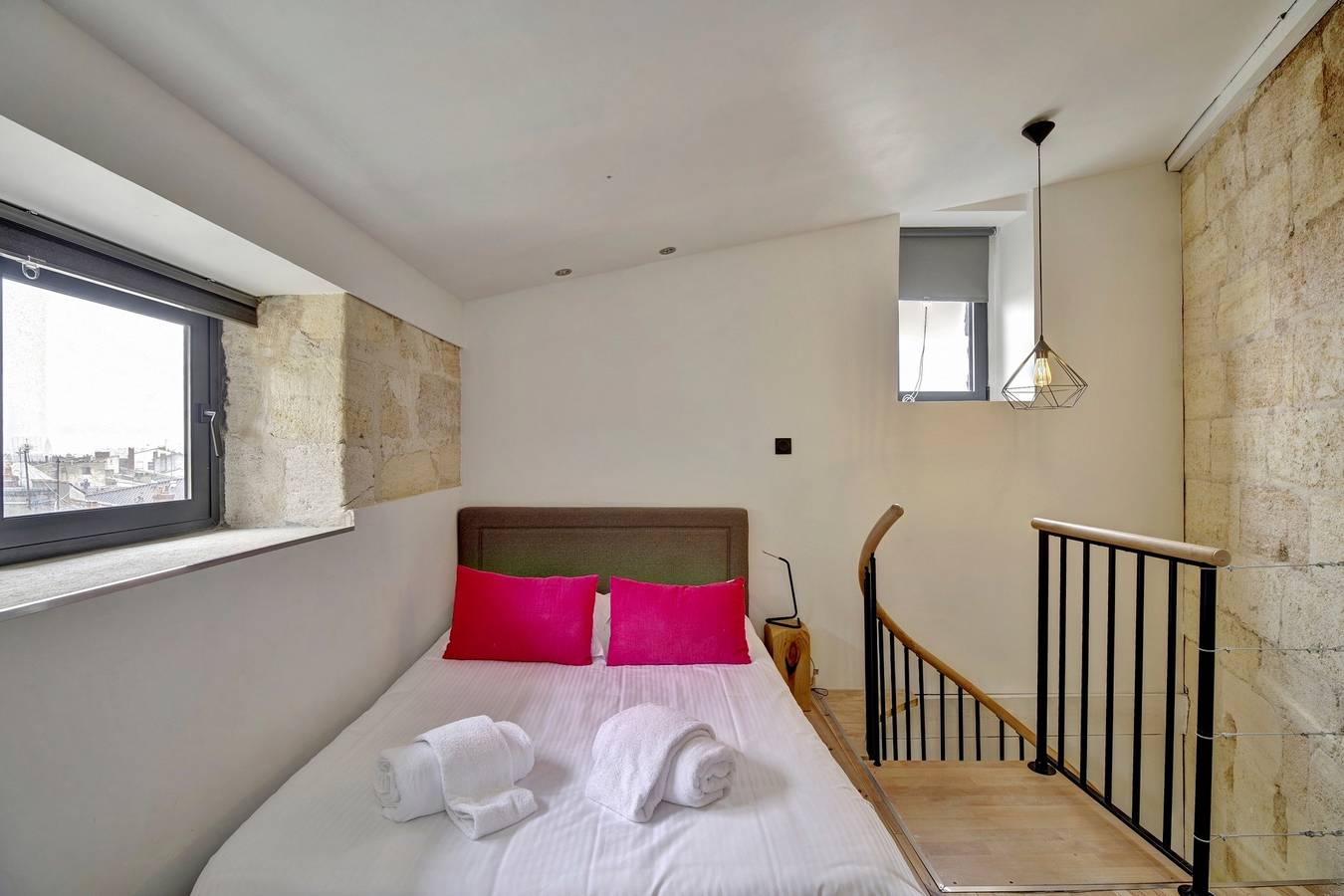 Entire apartment, Au Marché des Capucins - Joli T2 en duplex in Bordeaux, Bordeaux region