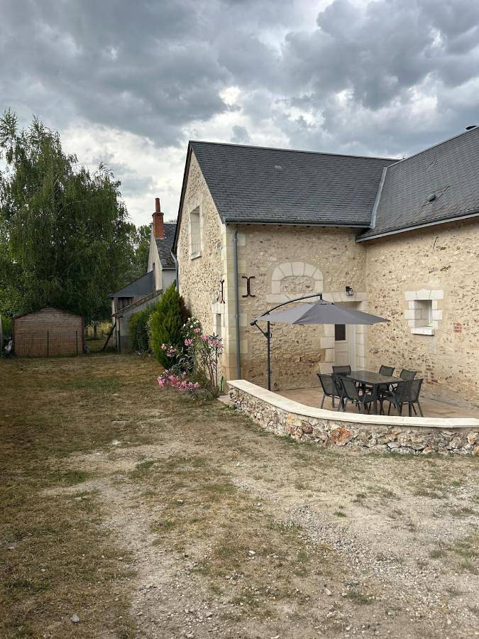 Location de vacances pour 6 personnes, avec jardin à Monts