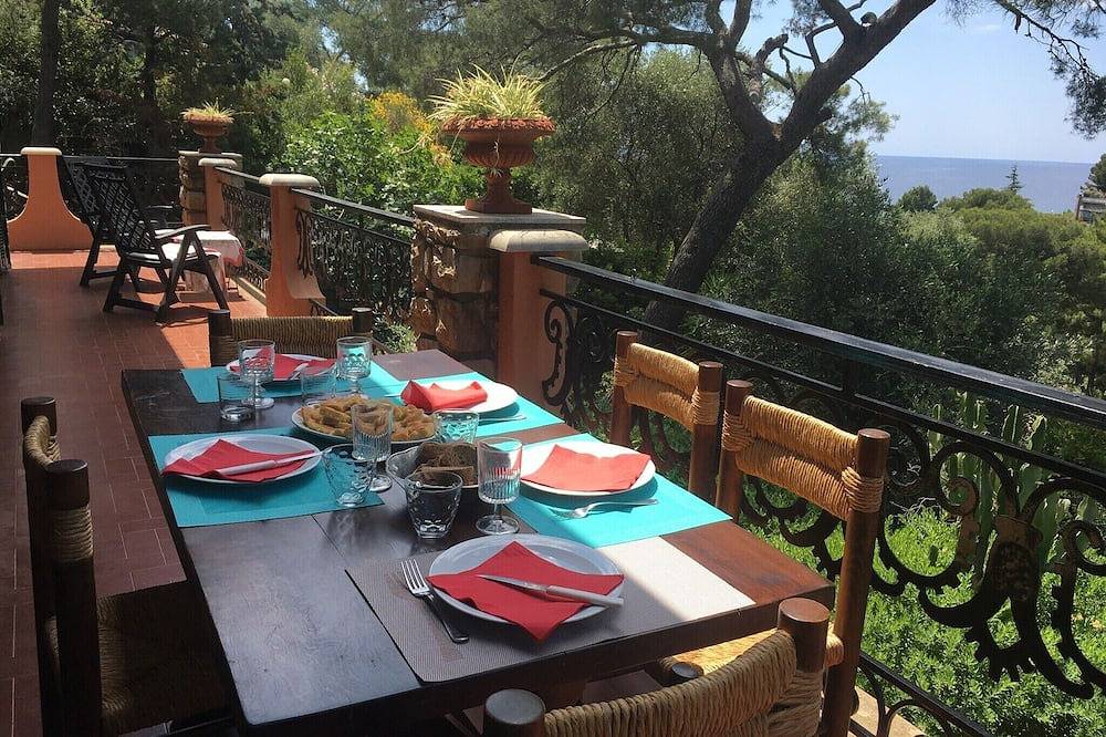 Wohnung ‘Gemma’ in Villa mit Garten und Meerblick in Andora, Riviera di Ponente