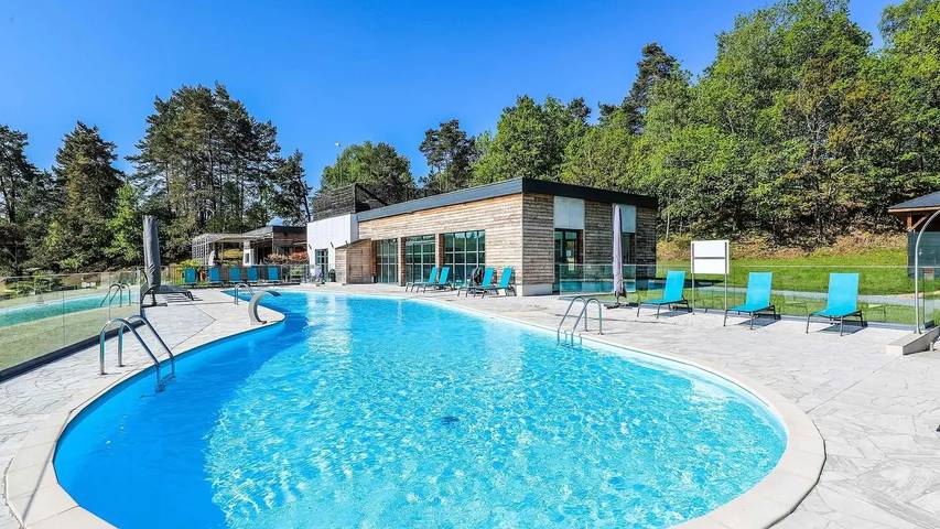Location de vacances pour 5 personnes, avec sauna ainsi que piscine et terrasse, animaux acceptés à Meyrignac-l'Église - 2