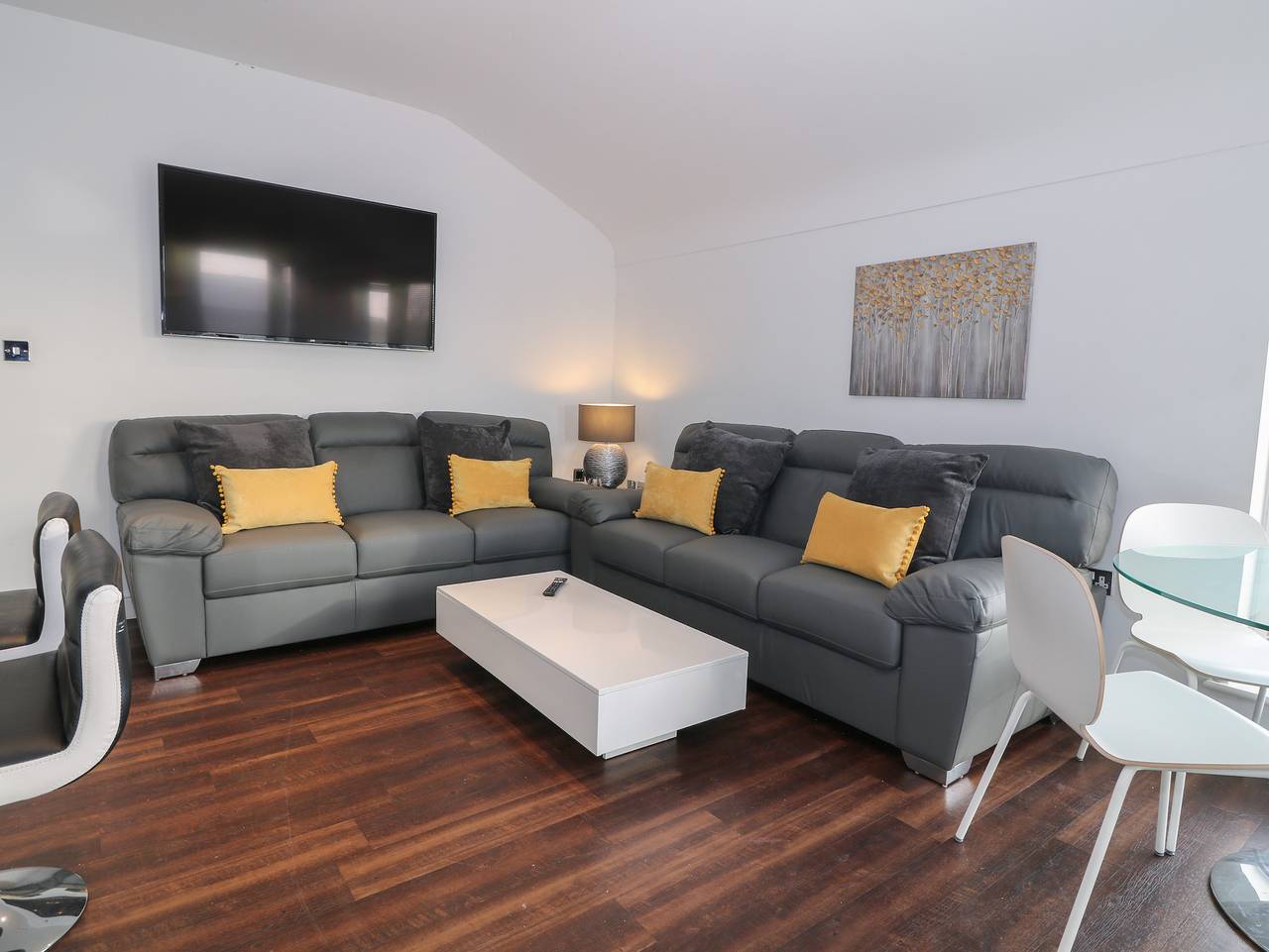 8 Marina View in Pwllheli, Gwynedd