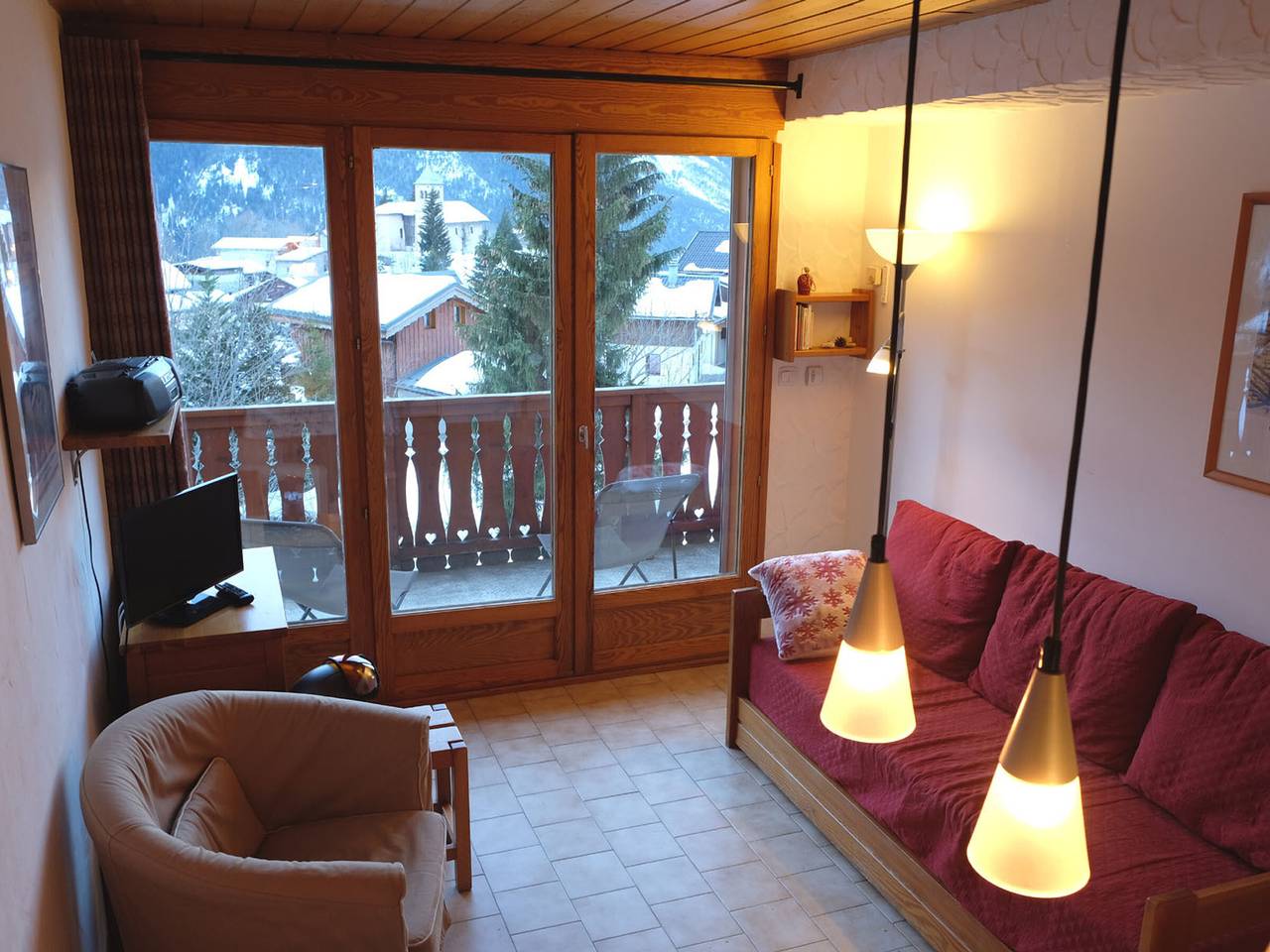 Entire apartment, Charming 2-Bedroom Apartment in Champagny-en-Vanoise, Sleeps 6 with South-Facing Balcony and Free Wifi in Champagny-en-Vanoise, Vanoise National Park
