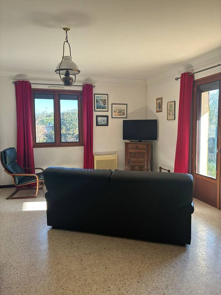 Casa confortevole con terrazza privata, Wi-Fi e aria condizionata a Saint-Gilles in Saint-Gilles (Francia), Costa mediterranea (Francia)