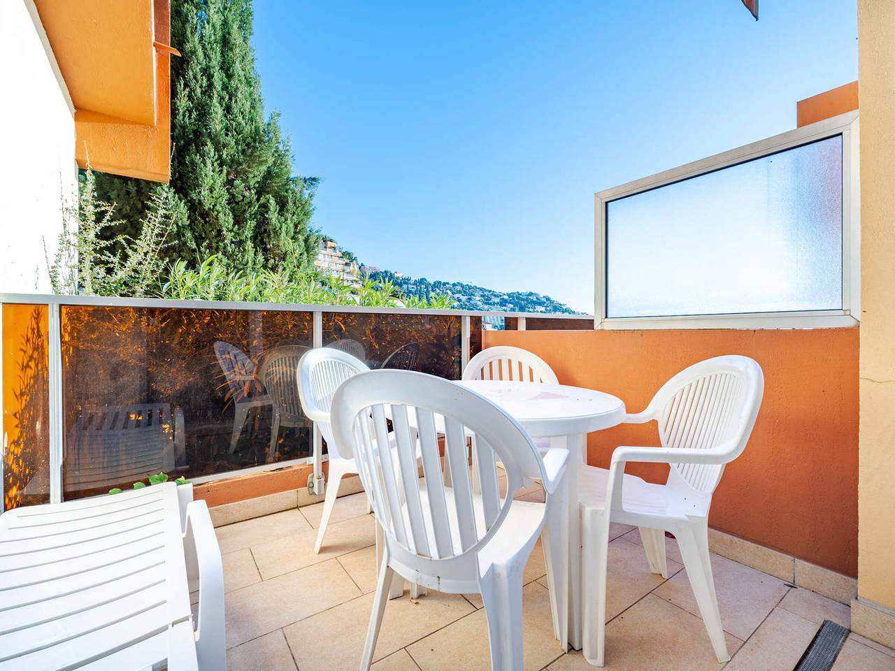 Studio entier, Studio 4 personnes avec Wi-Fi illimité à Roquebrune-Cap-Martin in Roquebrune-Cap-Martin, Région de Nice