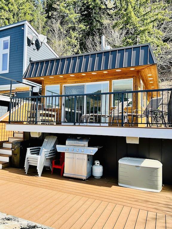 Dreamlike Lakefront Cabin on Lake Sutherland in Lake Crescent