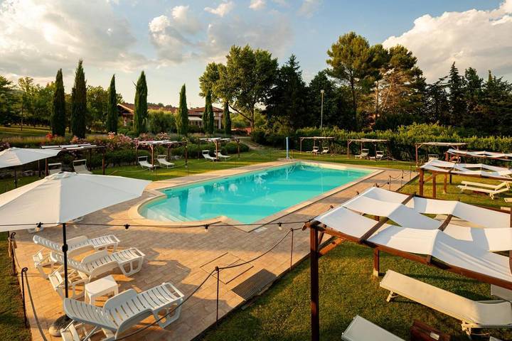 Appartamento vacanze per 5 persone, con piscina e giardino nonché panorama, con animali domestici in Spoleto