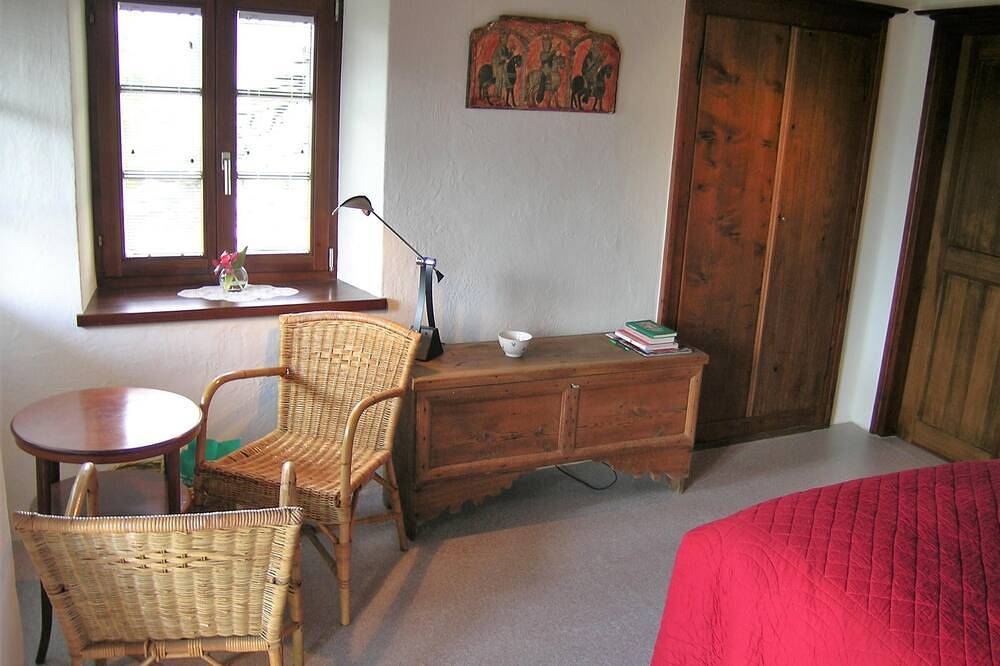 Charmantes Rustico mit Geschichte und Weitblick in Lavertezzo, Tessiner Alpen