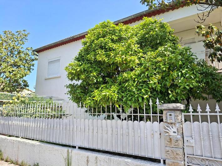 Location de vacances pour 14 personnes, avec vue et jardin à Caissargues