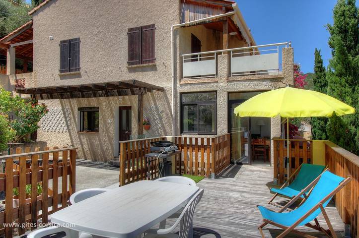 Gîte pour 4 personnes, avec vue et terrasse - 1