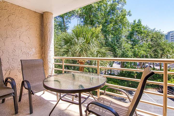 Villa for 8 people, with pool and balcony in Hilton Head Island