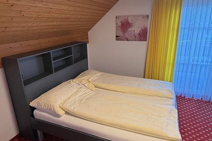 Ferienpark für 5 Personen, mit Whirlpool und Sauna sowie Balkon und Pool in der Schweiz - 3