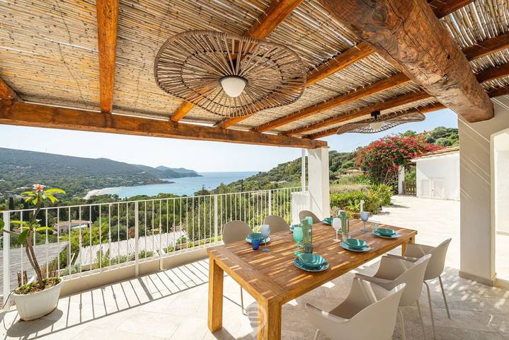Villa per 5 persone, con vista oceano e giardino in Torre delle Stelle