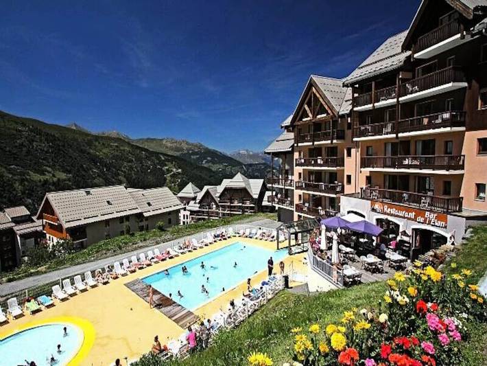Gîte pour 7 personnes, avec piscine, adapté aux familles dans Station De Valmeinier - 2