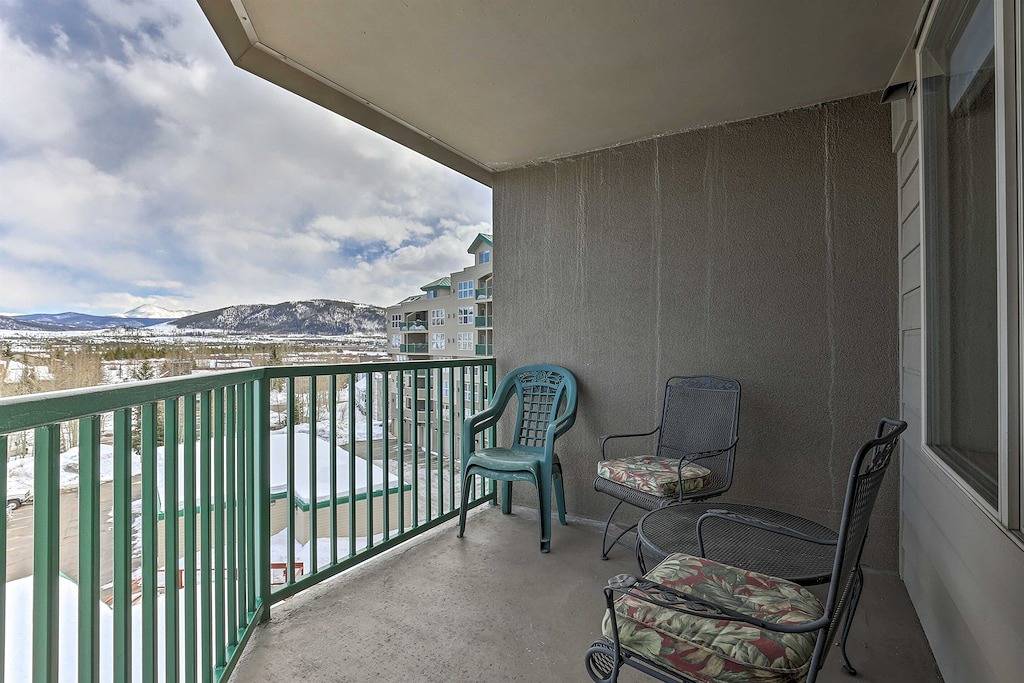 Ganze Wohnung, Modern Condo. Hot tub. Amazing Lake views. Mural. in Frisco, Arapaho and Roosevelt National Forests