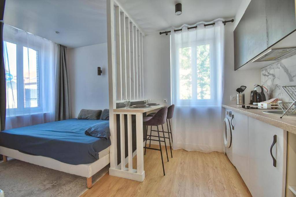 Appartement entier, One-Bedroom Apartment in Maintenon, Région de Chartres