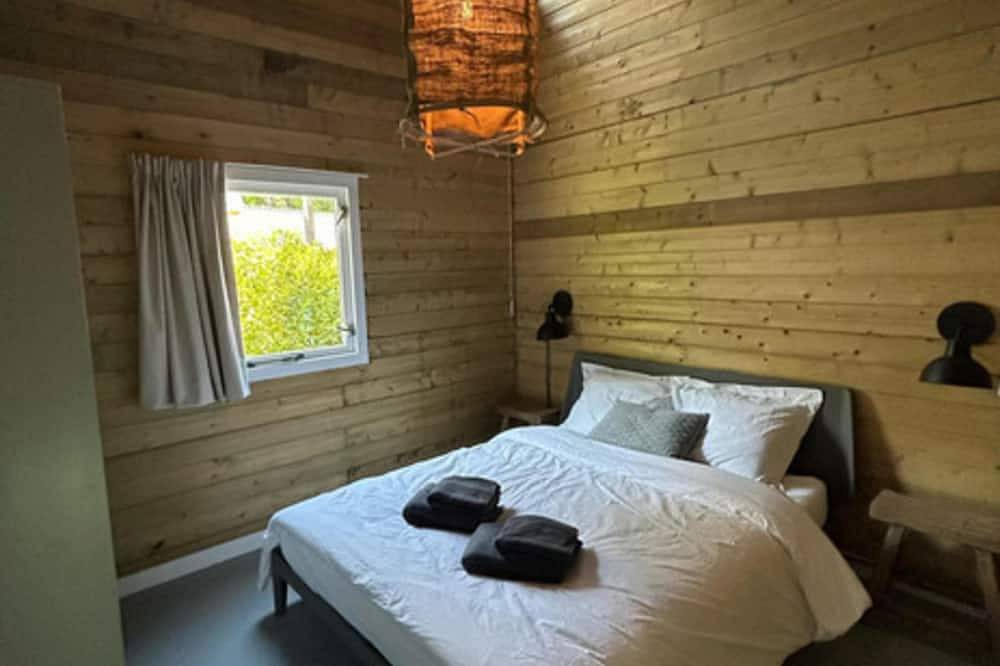 Sfeervol ingericht houten huis met hottub in bos in Soesterberg, Provincie Utrecht