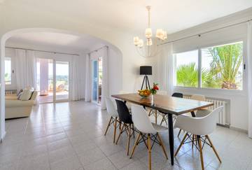 Villa in Cala Salada, Sant Antoni de Portmany für 8 