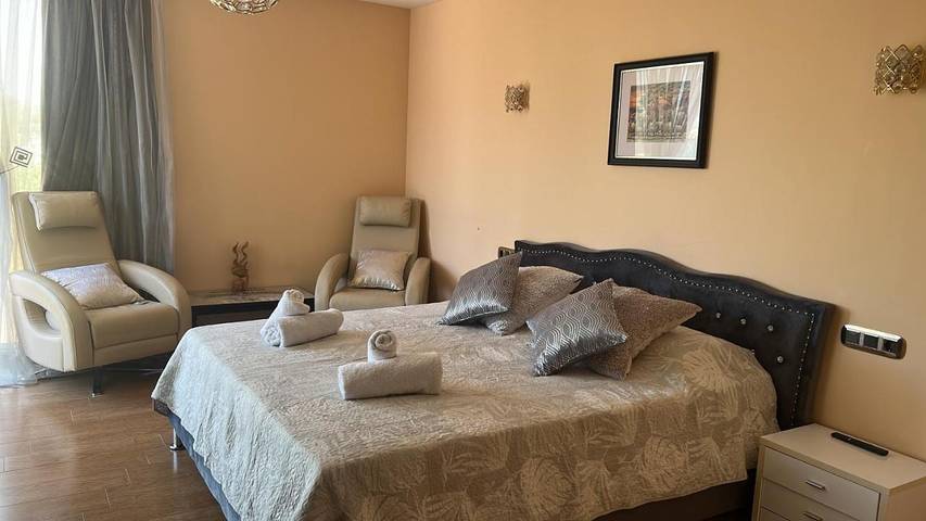 Maison d’hôte pour 3 personnes, avec jardin ainsi que vue et piscine, animaux acceptés à Jávea - 4