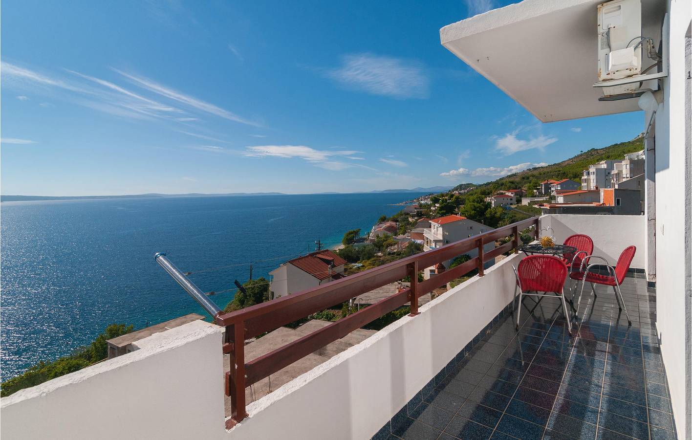 Geheel vakantieappartement, Vakantieappartement voor 7 personen met terras in Jesenice, Split-Dalmatië