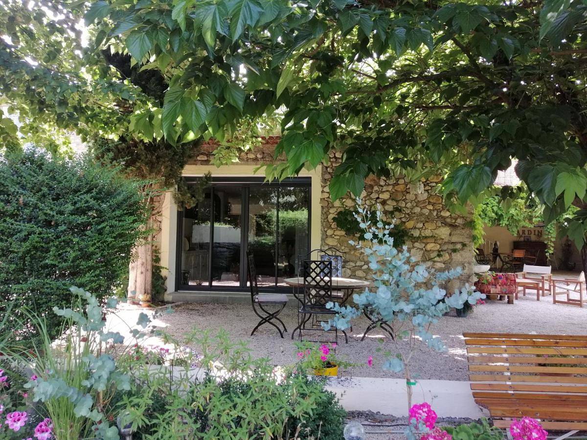 Double Room with Garden View in Laragne-Montéglin, Région de Gap