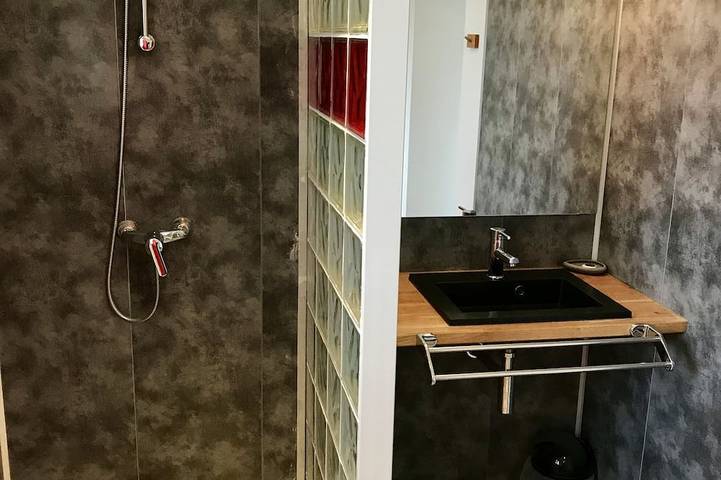 Location de vacances pour 2 personnes, avec terrasse et jardin, animaux acceptés à Landévennec - 4