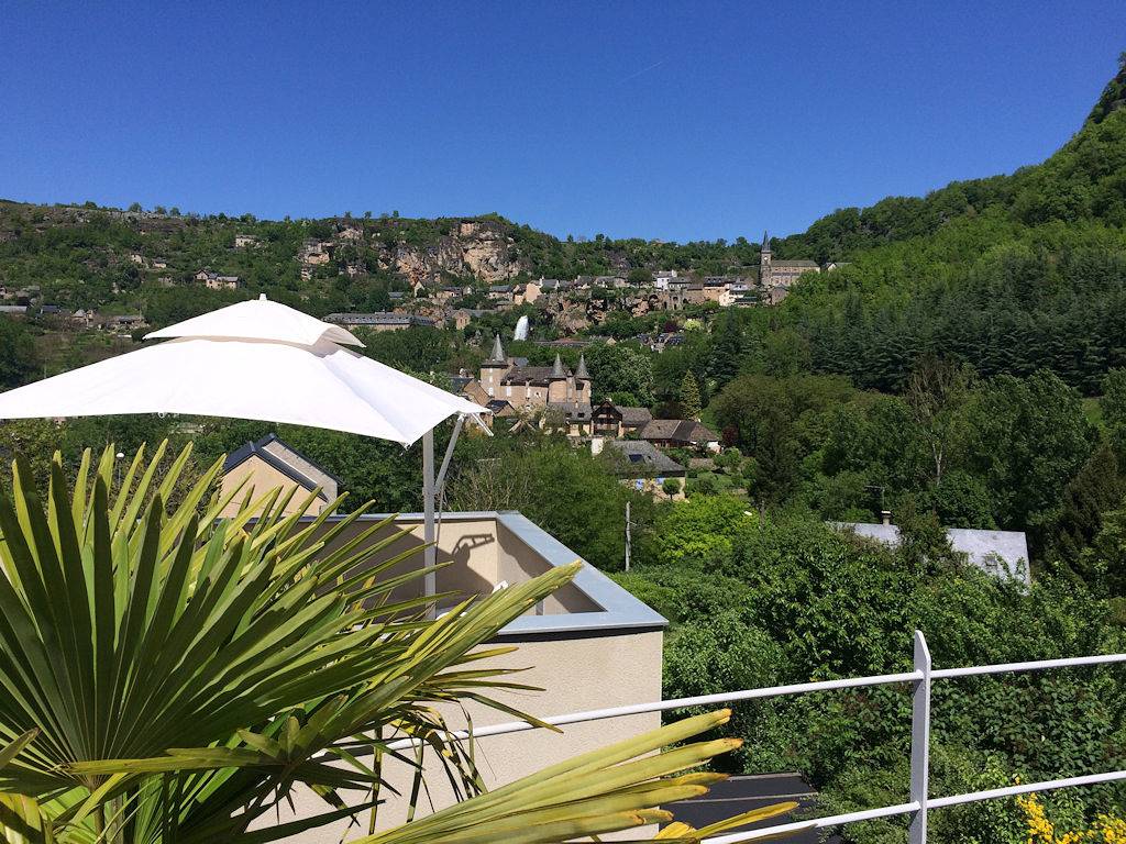 Chambres d'hôtes La Désirade en Aveyron - Chambre La Minérale in Salles-la-Source, Aveyron