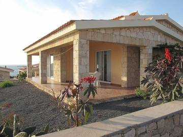 Villa pour 4 personnes, avec jardin et vue ainsi que terrasse et piscine dans Cap-Vert