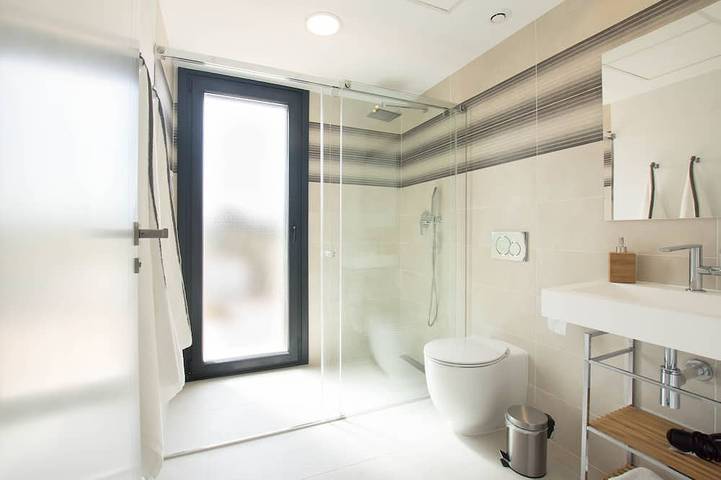 Strandnahe Design-Villa im Bauhausstil, Pool, Highspeed Internet, Klima/ Heizung in Cala Murada, Manacor