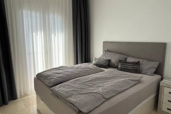 Ganze Wohnung, Wunderschönes Penthouse mit Dachterrasse  Meer-und Bergblick in Val de Guadalmina, Benahavís