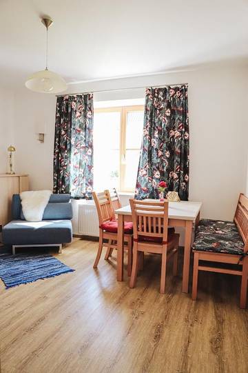 Gîte pour 2 personnes, avec terrasse et jardin dans Korneubourg
