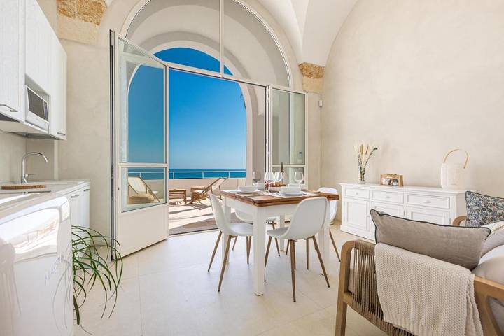 Apartahotel para 6 personas, con jardín además de piscina y vistas en Apulia