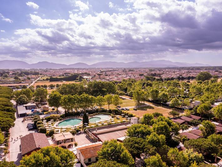 Camping für 4 Personen, mit Terrasse und Pool in Friaul-Julisch Venetien