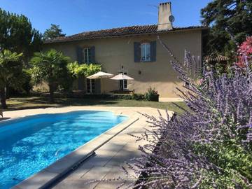 Gîte pour 8 personnes, avec piscine et jardin, animaux acceptés à Labastide-de-Lévis