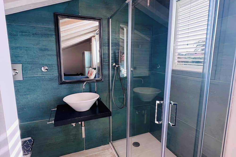 Einzelvilla mit privatem Pool und herrlichem Meerblick in Cava d'Aliga, Ragusa Provinz