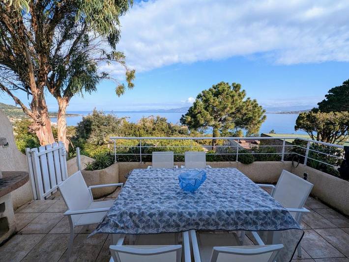 Location de vacances pour 10 personnes, avec jardin et terrasse dans Plage de Mare e Sole - 2