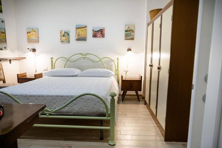 Location de vacances pour 2 personnes, avec jardin et piscine à Cisano sul Neva - 2