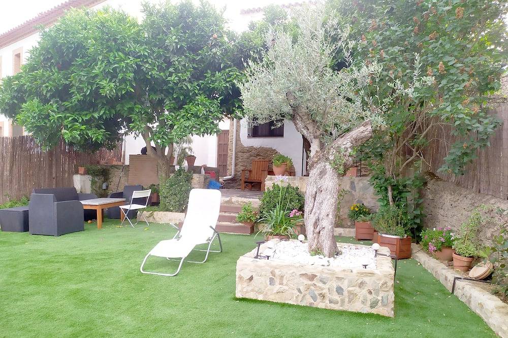 Rural house in Sierra de Aracena, you will enjoy the comfort, nature and calm. in Corterrangel, Aracena