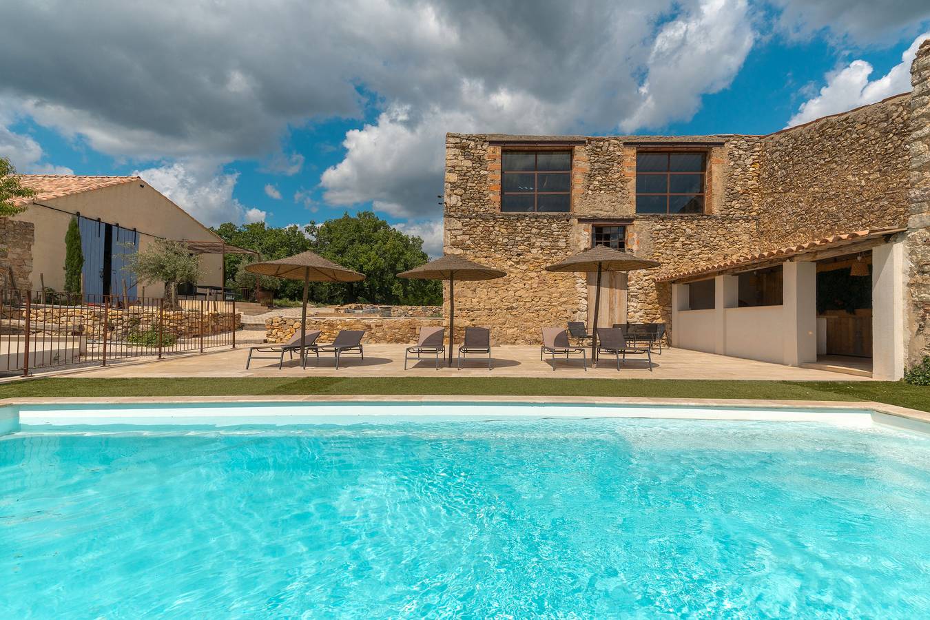 Ganzes Studio, Studio 'Petit Loft A La Campagne' mit Gemeinschaftspool, Balkon und Klimaanlage in Esparron, Brignoles Region