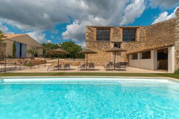Gîte pour 4 personnes, avec balcon, animaux acceptés à Esparron