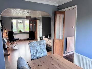 Holiday Rental for 8 People in Ashford, Kent, Photo 2