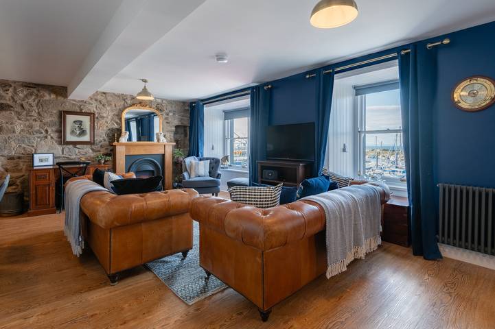 Entire holiday apartment, Shorefront Apartment - Sea View with 3 Bedrooms in Anstruther, Fife region